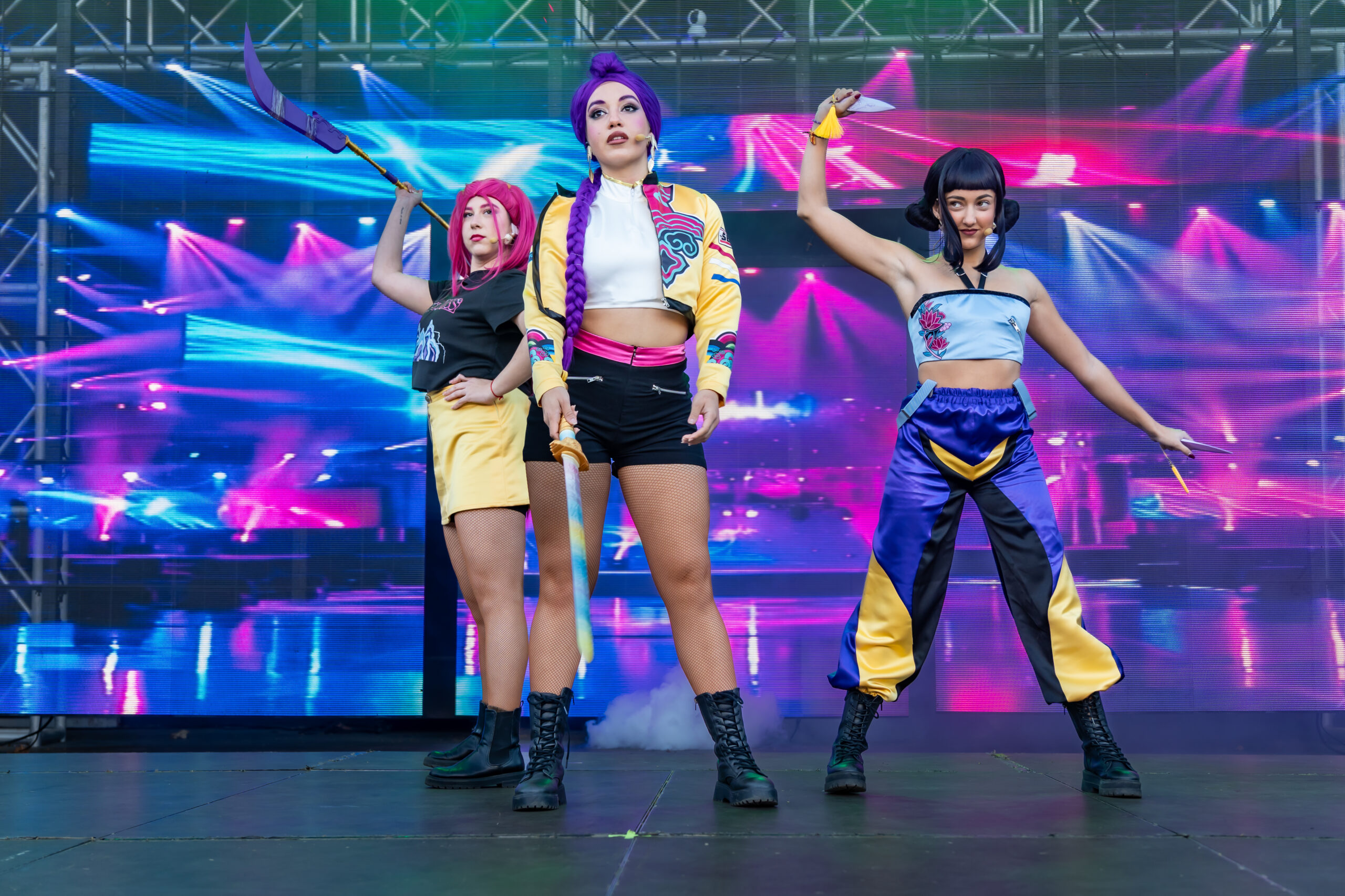 Artistas de K-POP FEVER sobre el escenario